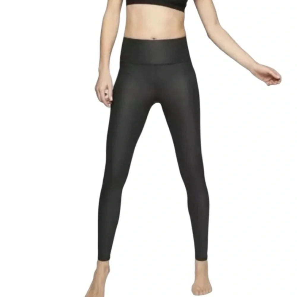 Athleta Black Coated Gleam High Waist Leggings size women’s small